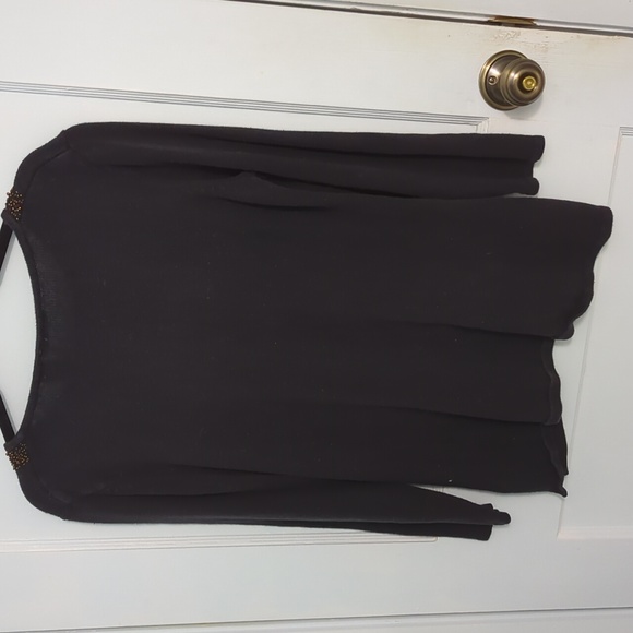 Taylors Marcs Sz XL Black Keyhole Top with Gold Bead Accents - Picture 4 of 4